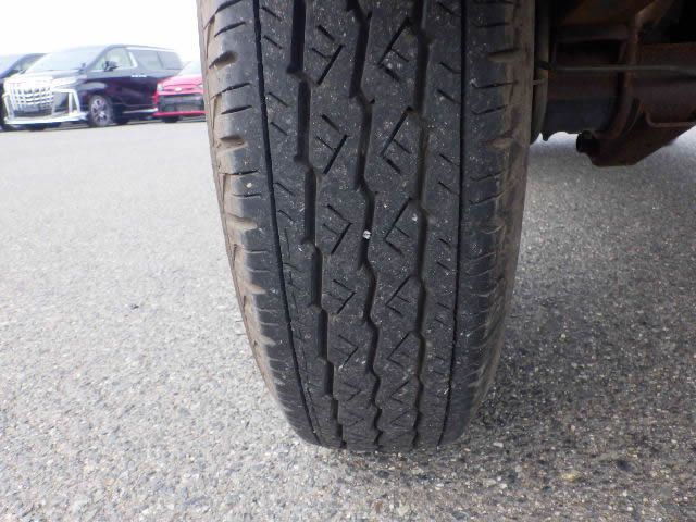 1999 Suzuki Carry Truck DA52T (UW-694a172785abc)[29]