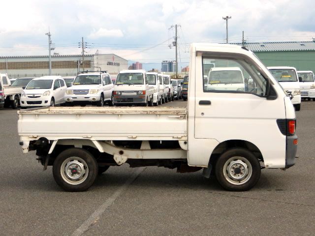 1996 Daihatsu Hijet Truck S110P (UW-6944cc63d0d19)[2]