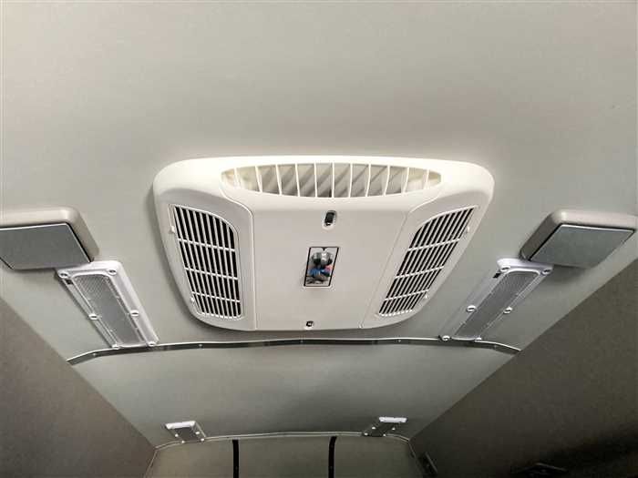 2005 Toyota Coaster PB-XZB51 (UW-6a0e682953320)[23]
