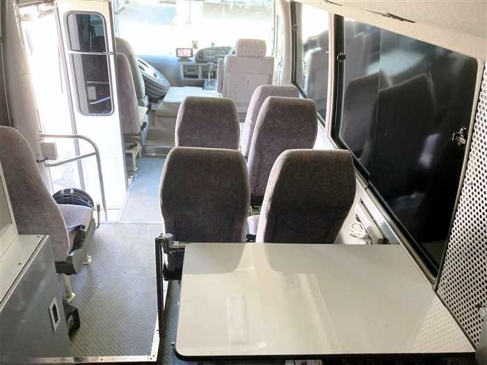 2005 Toyota Coaster PB-XZB51 (UW-6a0e682953320)[24]