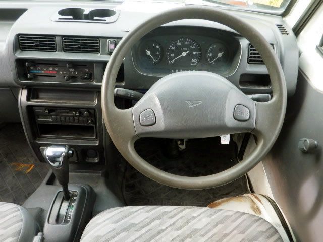 2001 Daihatsu Hijet Truck S210P (UW-69968b3fbd95f)[4]