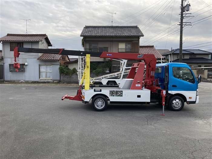 2017 Hino DUTRO TKG-XZU710M (UW-6a0e682012a23)[9]