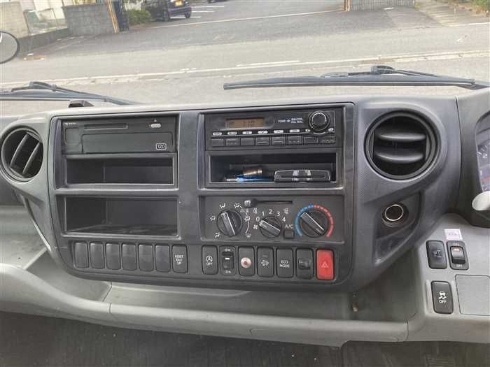 2017 Hino DUTRO TKG-XZU710M (UW-6a0e682012a23)[20]
