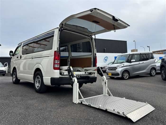 2022 Toyota Hiace Van TRH200V (UW-6a0e6852549aa)[15]