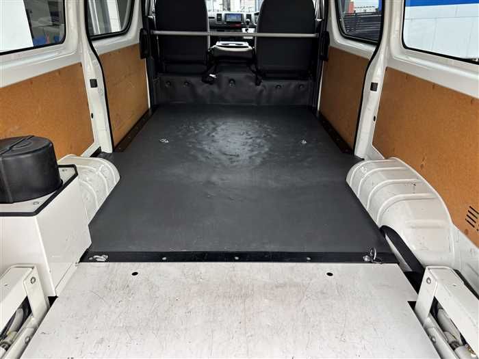 2022 Toyota Hiace Van TRH200V (UW-6a0e6852549aa)[18]