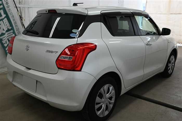 2017 Suzuki Swift DBA-ZC83S (UW-6a0e683b92600)[1]