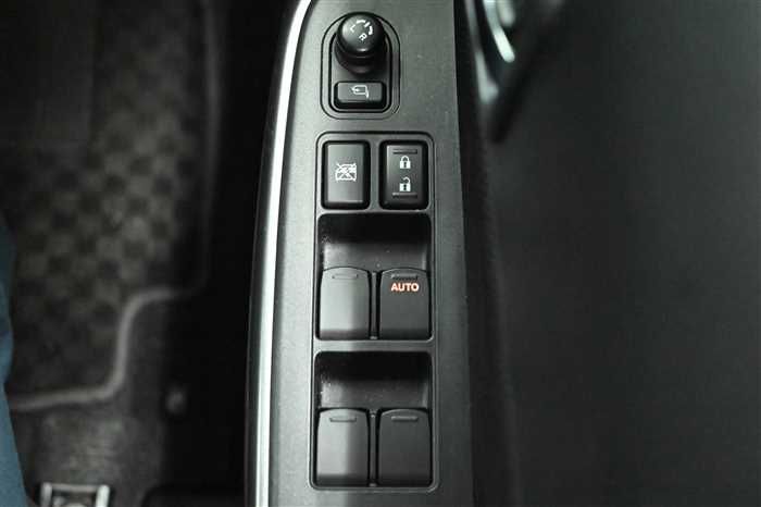 2017 Suzuki Swift DBA-ZC83S (UW-6a0e683b92600)[20]