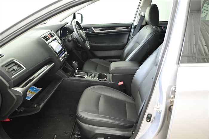 2015 Subaru Legacy B4 DBA-BN9 (UW-6a0e6846d2167)[17]