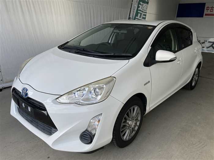 2015 Toyota Aqua DAA-NHP10 (UW-6a0e683704815)[0]