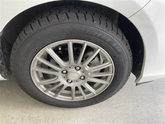 2015 Toyota Aqua DAA-NHP10 (UW-6a0e683704815)[7]