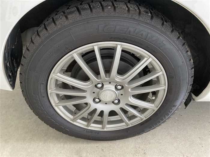 2015 Toyota Aqua DAA-NHP10 (UW-6a0e683704815)[8]
