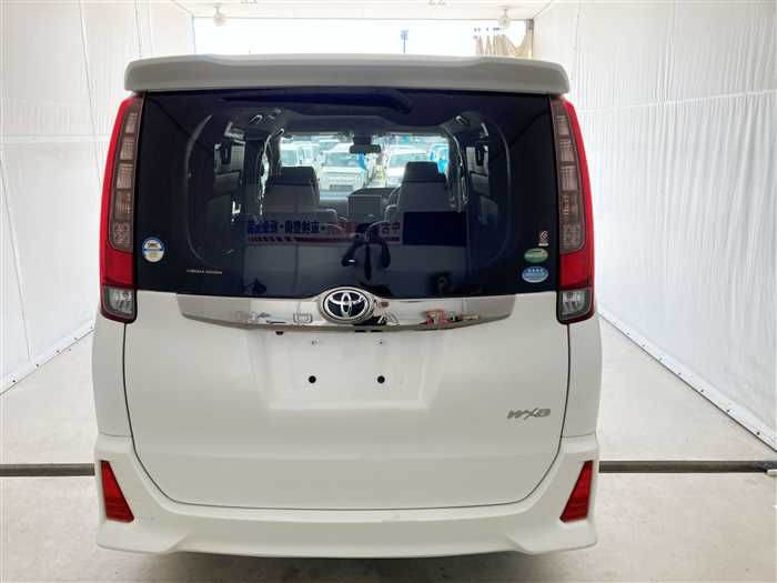 2017 Toyota Noah DBA-ZRR80W (UW-6a0e6848d7580)[5]