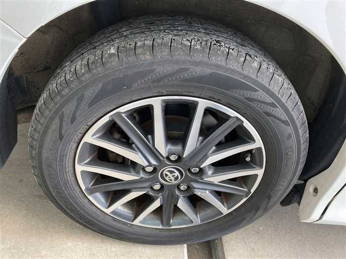 2017 Toyota Noah DBA-ZRR80W (UW-6a0e6848d7580)[9]