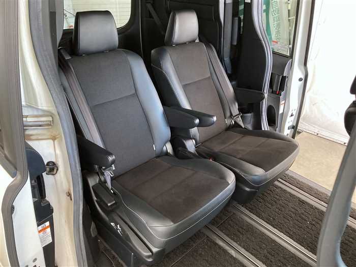 2017 Toyota Noah DBA-ZRR80W (UW-6a0e6848d7580)[11]