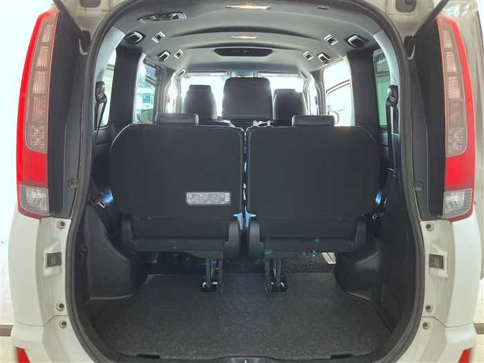 2017 Toyota Noah DBA-ZRR80W (UW-6a0e6848d7580)[13]