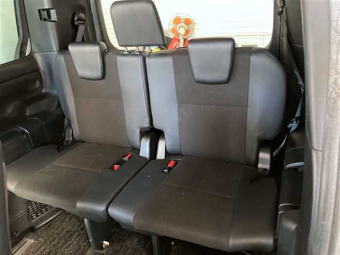 2017 Toyota Noah DBA-ZRR80W (UW-6a0e6848d7580)[15]