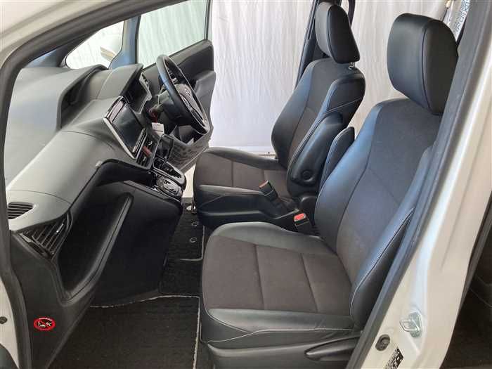 2017 Toyota Noah DBA-ZRR80W (UW-6a0e6848d7580)[17]