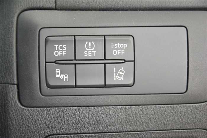 2016 Mazda CX-5 DBA-KEEFW (UW-6a0e681890a26)[14]