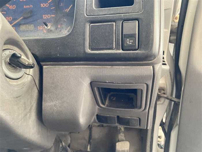 2001 Mazda Titan KK-WHF5T (UW-6a0e686277217)[14]