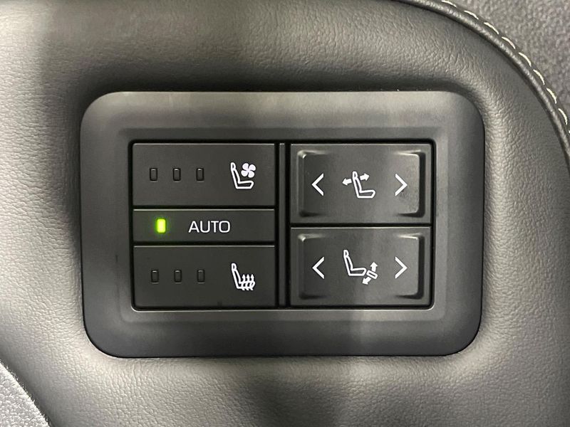 2025 Toyota Alphard 3BA-AGH40W (UW-69ef57c990538)[23]