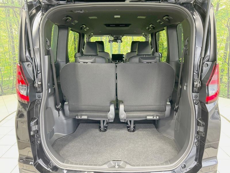 2023 Toyota Noah 6AA-ZWR90W (UW-69f0224599c1f)[12]