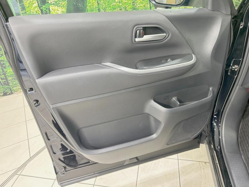 2023 Toyota Noah 6AA-ZWR90W (UW-69f0224599c1f)[17]