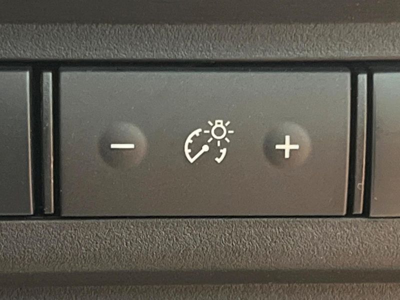 2023 Mitsubishi OUTLANDER PHEV 5LA-GN0W (UW-69f066c333f6e)[28]
