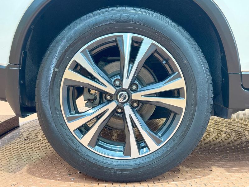 2019 Nissan X-Trail DBA-NT32 (UW-69f0677d32f04)[15]