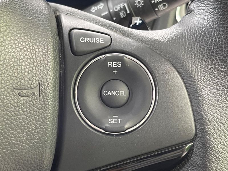 2015 Honda Vezel DAA-RU3 (UW-69f06785a96ad)[21]