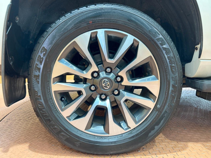 2022 Toyota Land Cruiser Prado 3BA-TRJ150W (UW-69f2a55022c39)[10]