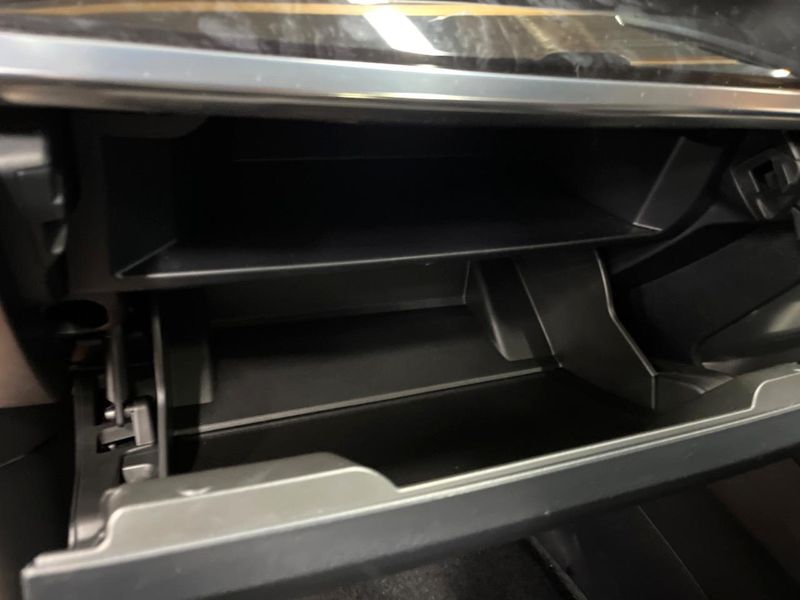 2022 Toyota Alphard 3BA-AGH30W (UW-69f495388bc34)[4]