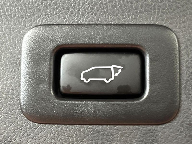 2022 Toyota Alphard 3BA-AGH30W (UW-69f495388bc34)[14]