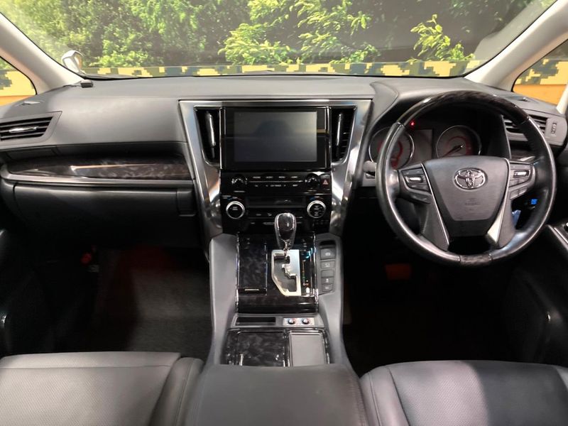 2022 Toyota Alphard 3BA-AGH30W (UW-69f495388bc34)[21]