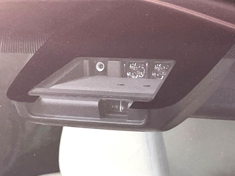 2016 Toyota Estima Hybrid DAA-AHR20W (UW-69f4953c85cea)[13]