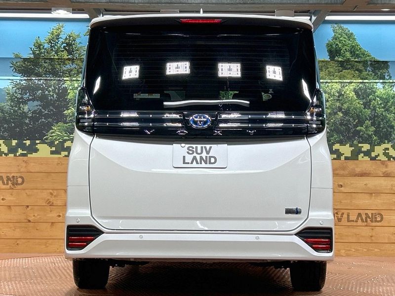 2023 Toyota Voxy 6AA-ZWR90W (UW-69f56c0a6422f)[12]
