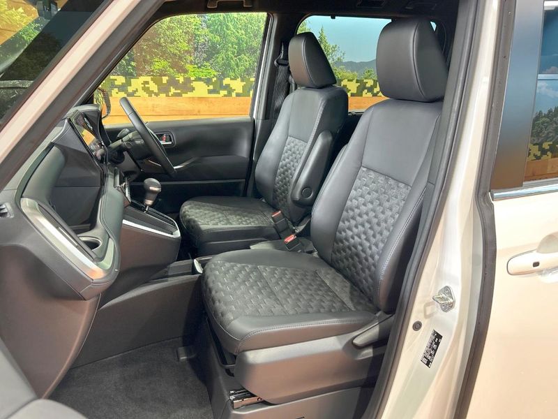 2023 Toyota Voxy 6AA-ZWR90W (UW-69f56c0a6422f)[23]