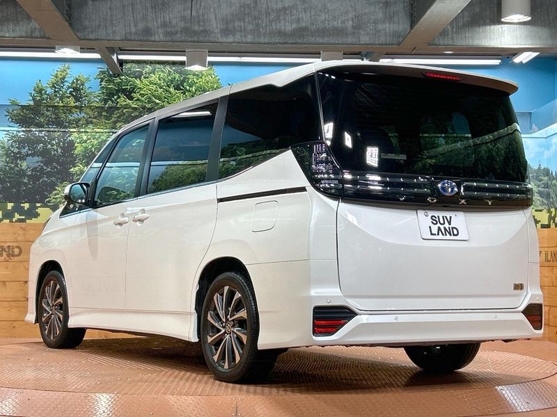 2023 Toyota Voxy 6AA-ZWR90W (UW-69f56c0a6422f)[14]