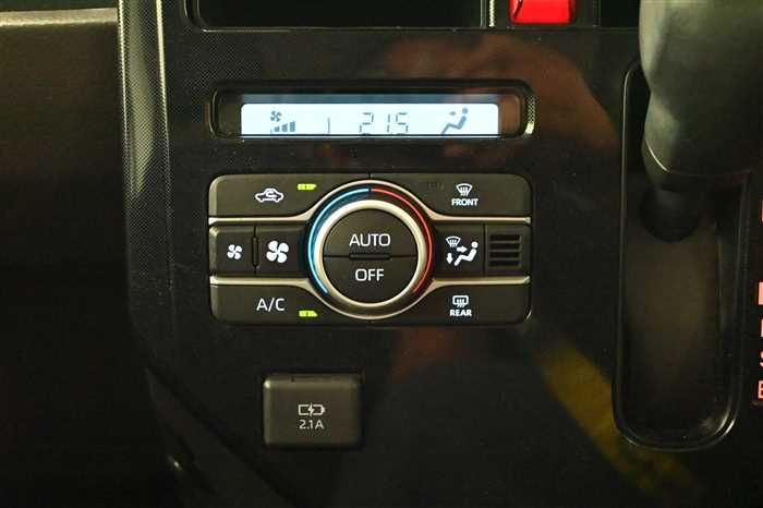 2021 Toyota Roomy 5BA-M900A (UW-6a0e684bb62cb)[21]