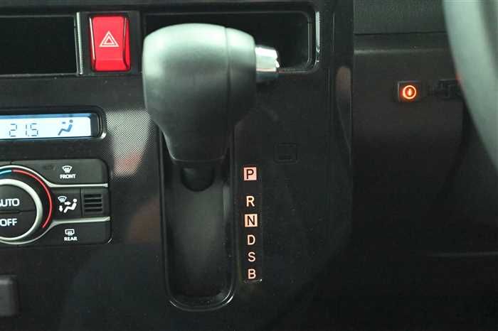 2021 Toyota Roomy 5BA-M900A (UW-6a0e684bb62cb)[22]