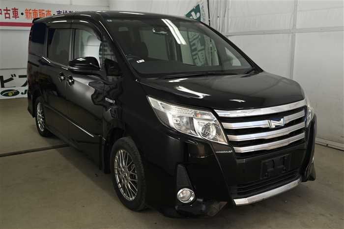 2016 Toyota Noah DAA-ZWR80W (UW-6a0e685e216f2)[2]