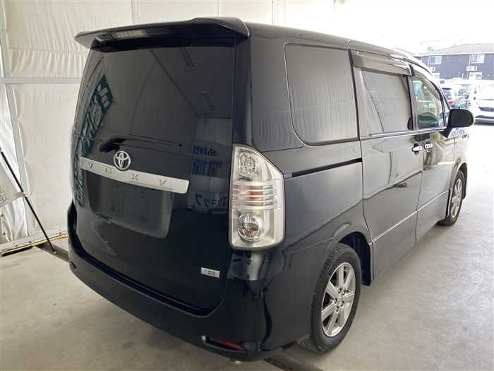 2009 Toyota Voxy DBA-ZRR70W (UW-6a0e686033f35)[1]