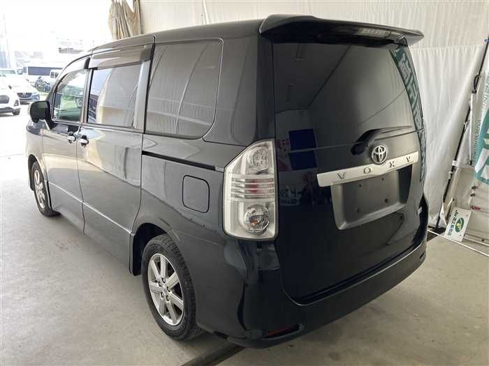 2009 Toyota Voxy DBA-ZRR70W (UW-6a0e686033f35)[3]