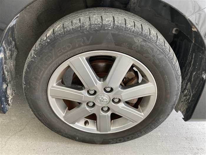 2009 Toyota Voxy DBA-ZRR70W (UW-6a0e686033f35)[7]