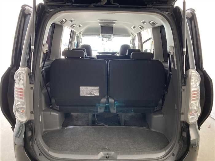 2009 Toyota Voxy DBA-ZRR70W (UW-6a0e686033f35)[12]
