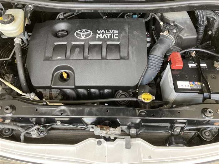 2009 Toyota Voxy DBA-ZRR70W (UW-6a0e686033f35)[26]