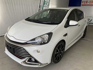 2016 Toyota Aqua DAA-NHP10