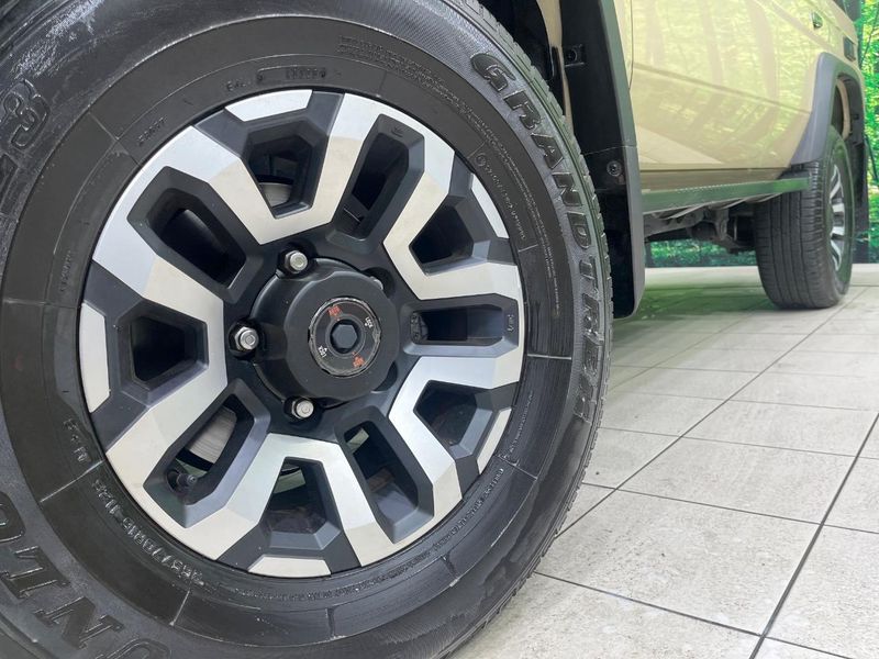 2025 Toyota Land Cruiser 70 3DA-GDJ76W (UW-69f6bbf2e0e8d)[4]