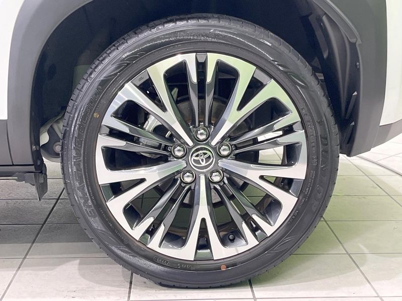 2023 Toyota Yaris Cross 6AA-MXPJ10 (UW-69f80dc2247db)[24]