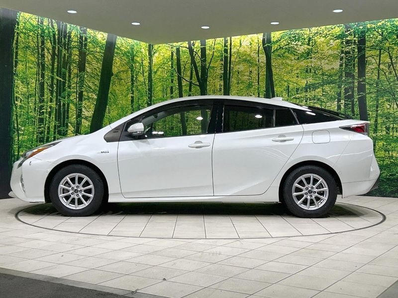 2017 Toyota Prius DAA-ZVW50 (UW-69f80e286c9ed)[6]