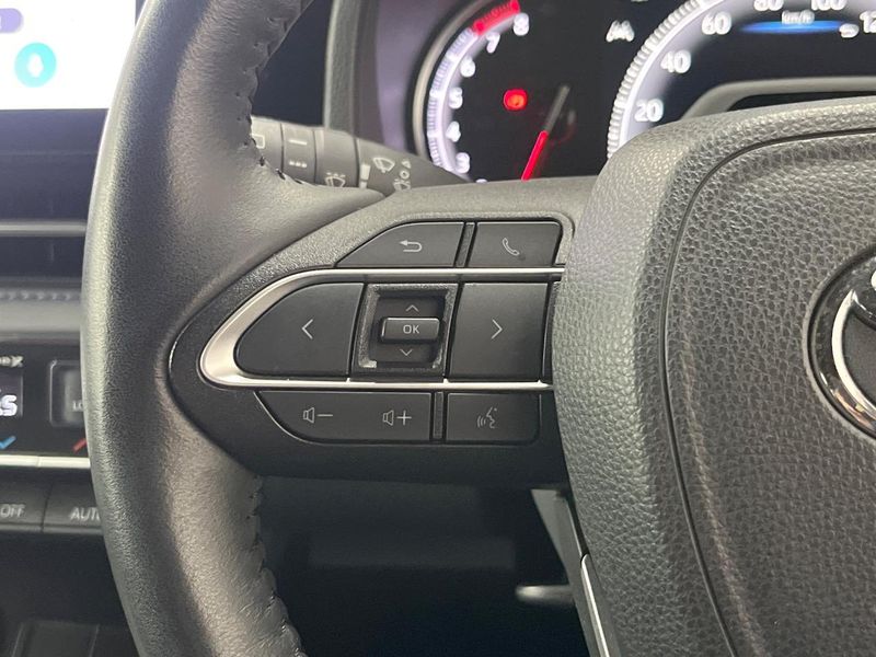 2022 Toyota Voxy 6BA-MZRA90W (UW-69f95eaee13e6)[17]